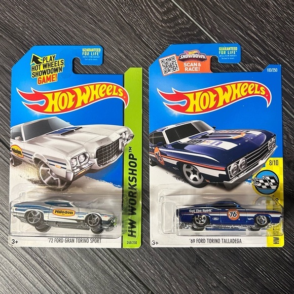 Hot Wheels Ford Torino Talladega Racing 2 Car Bundle Nascar Style